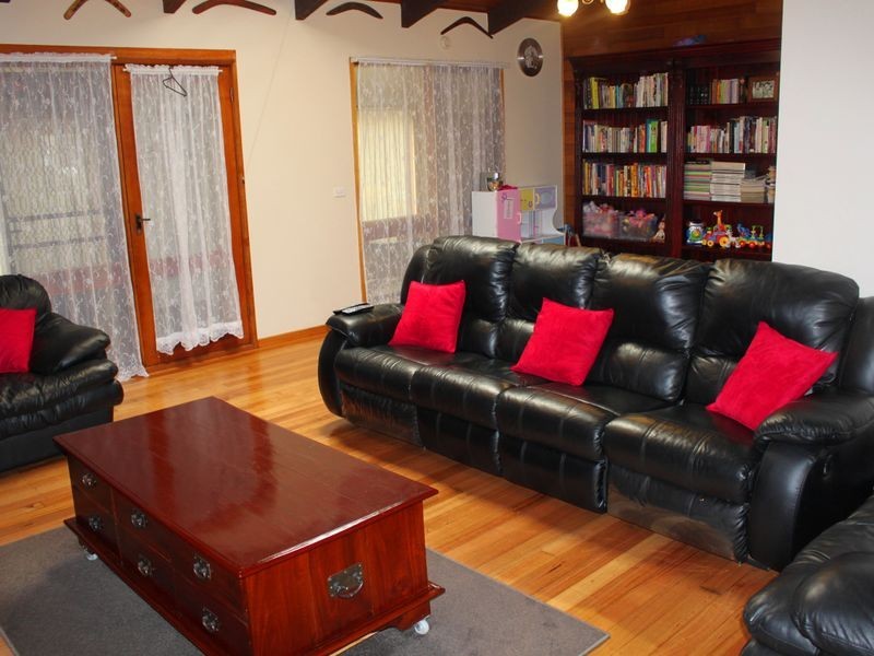 1 Roma Avenue, Healesville VIC 3777