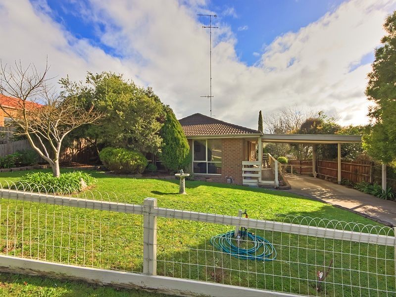 6 Currawong Road, Healesville VIC 3777