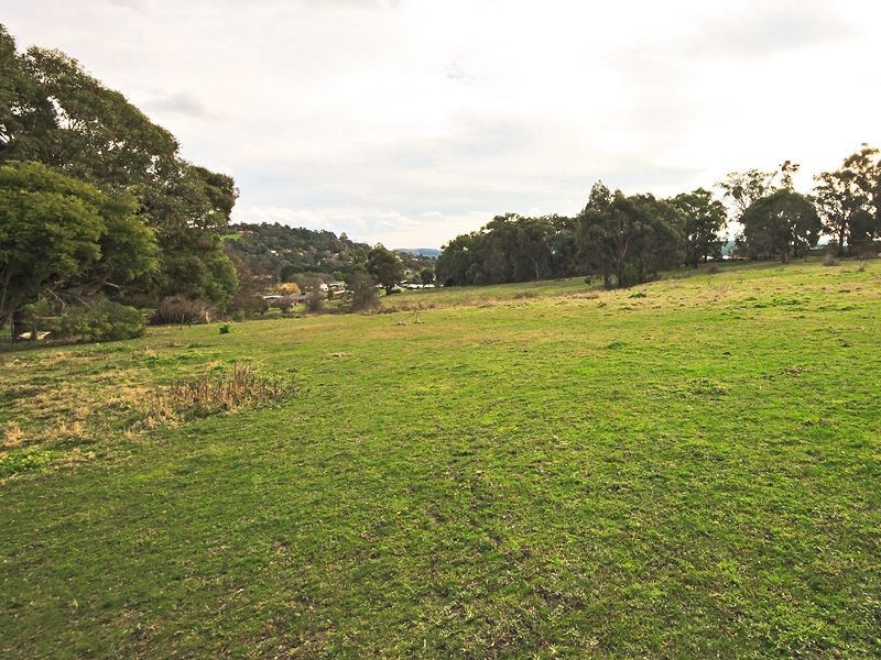 1 Olive Grove, Healesville VIC 3777