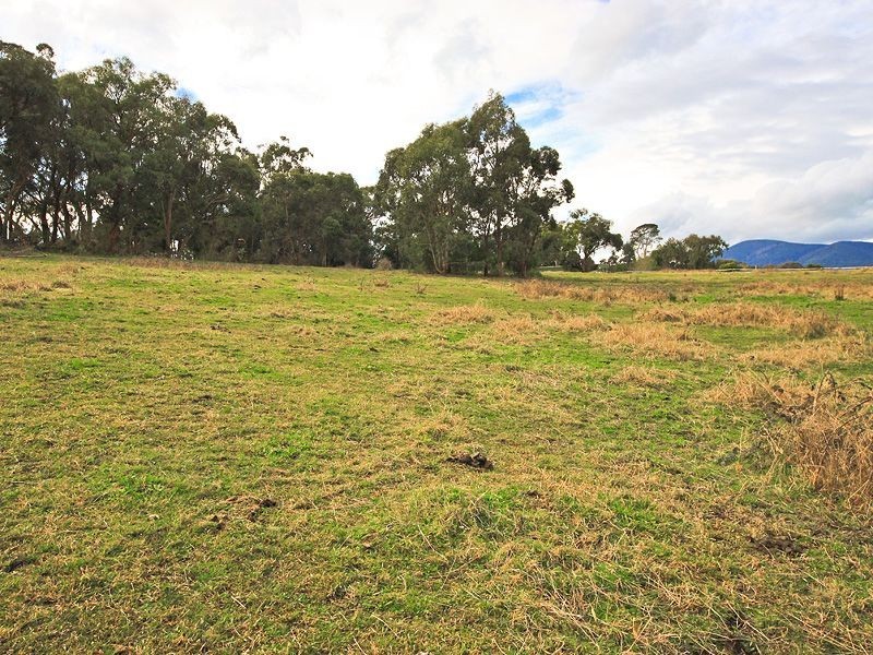 1 Olive Grove, Healesville VIC 3777