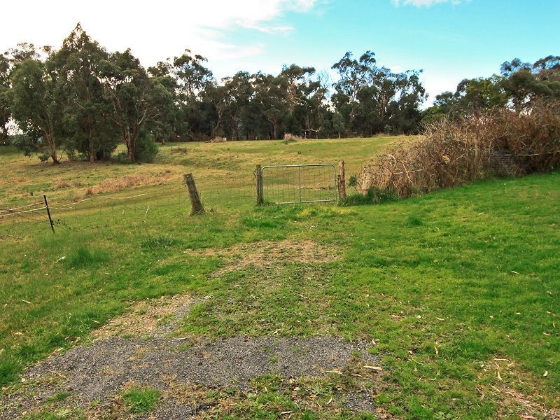 1 Olive Grove, Healesville VIC 3777