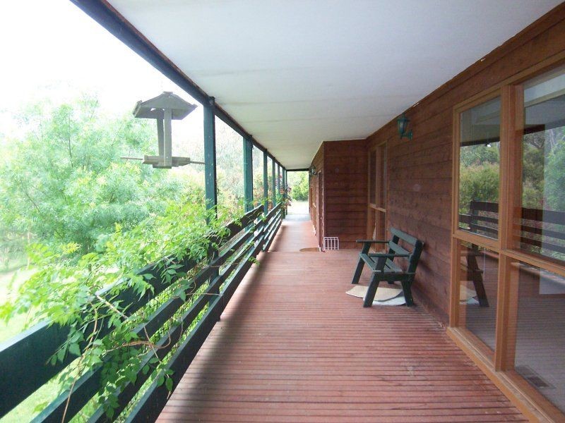 87 Chalet Road, Healesville VIC 3777