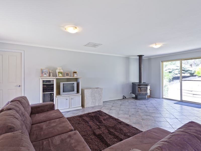 8-10 Juliet Avenue, Healesville VIC 3777