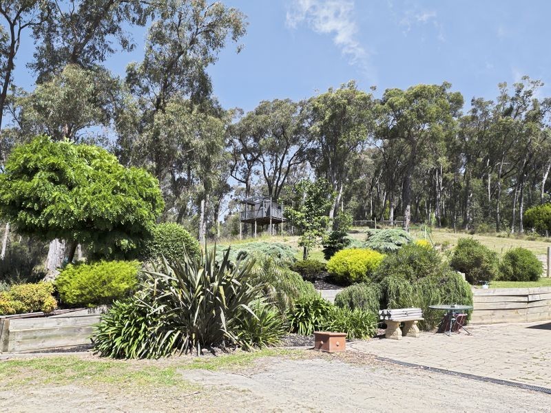 8-10 Juliet Avenue, Healesville VIC 3777