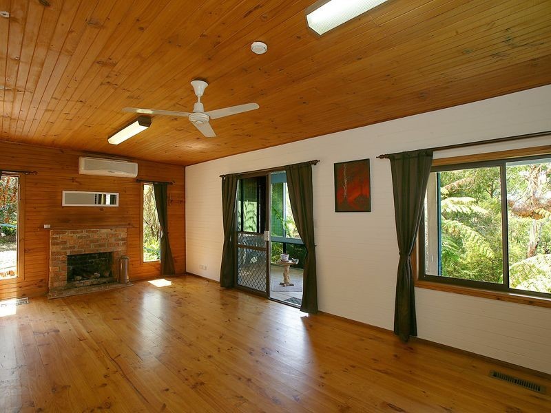 16 Hillcrest Grove, Healesville VIC 3777