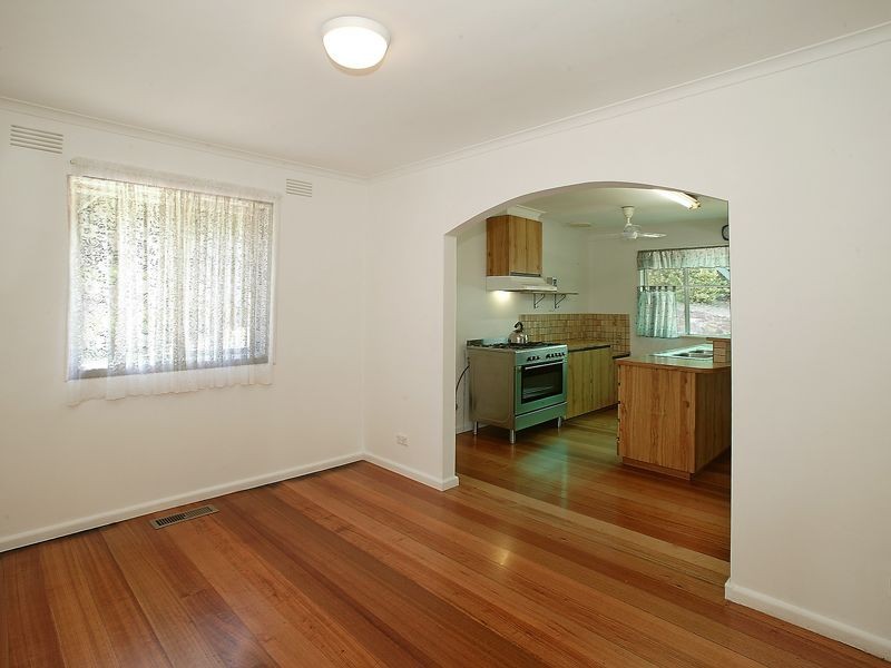 16 Hillcrest Grove, Healesville VIC 3777