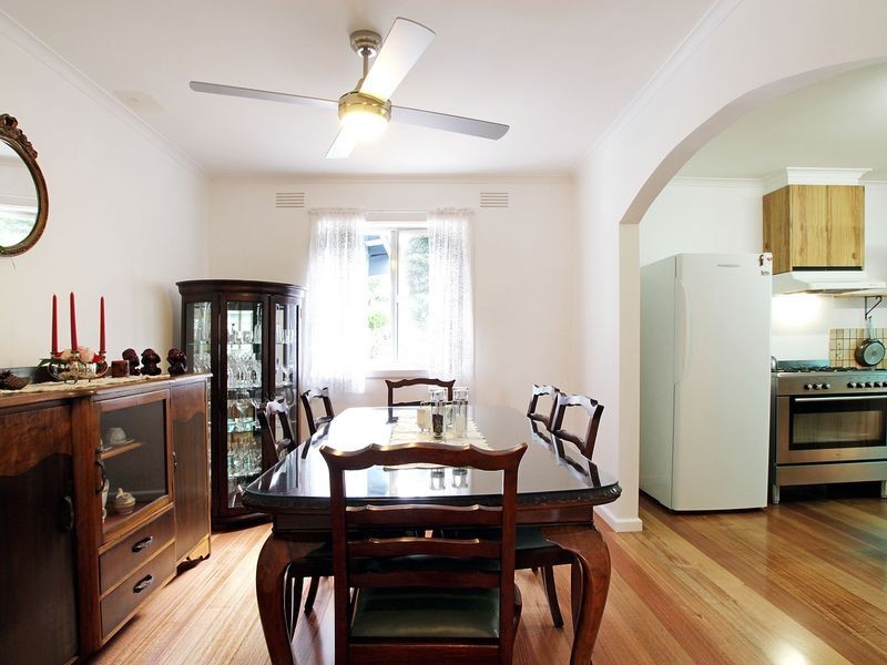 16 Hillcrest Grove, Healesville VIC 3777