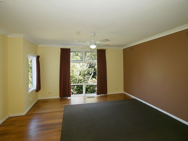 16 Hillcrest Grove, Healesville VIC 3777