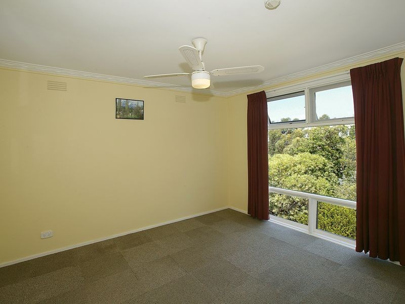 16 Hillcrest Grove, Healesville VIC 3777