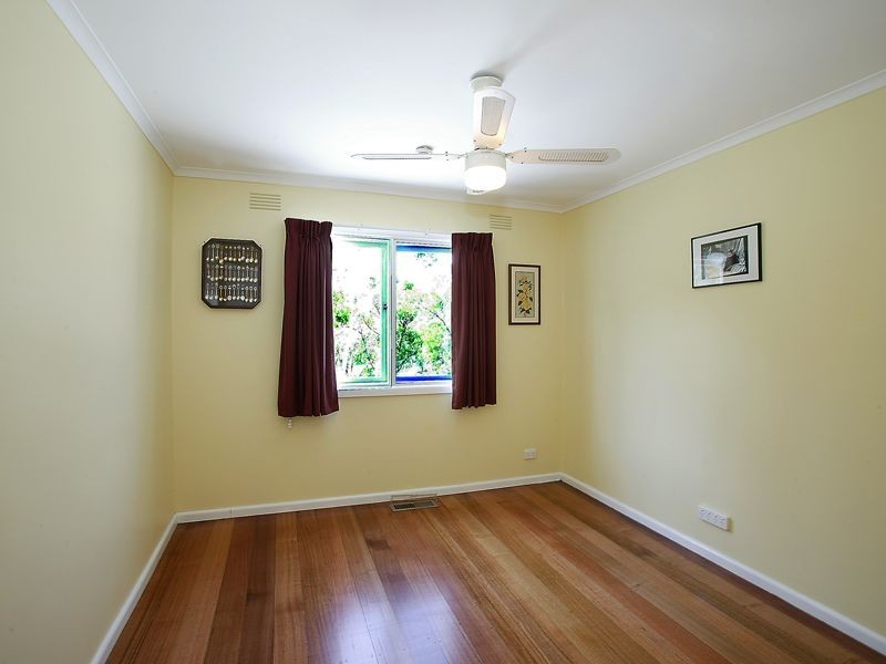 16 Hillcrest Grove, Healesville VIC 3777