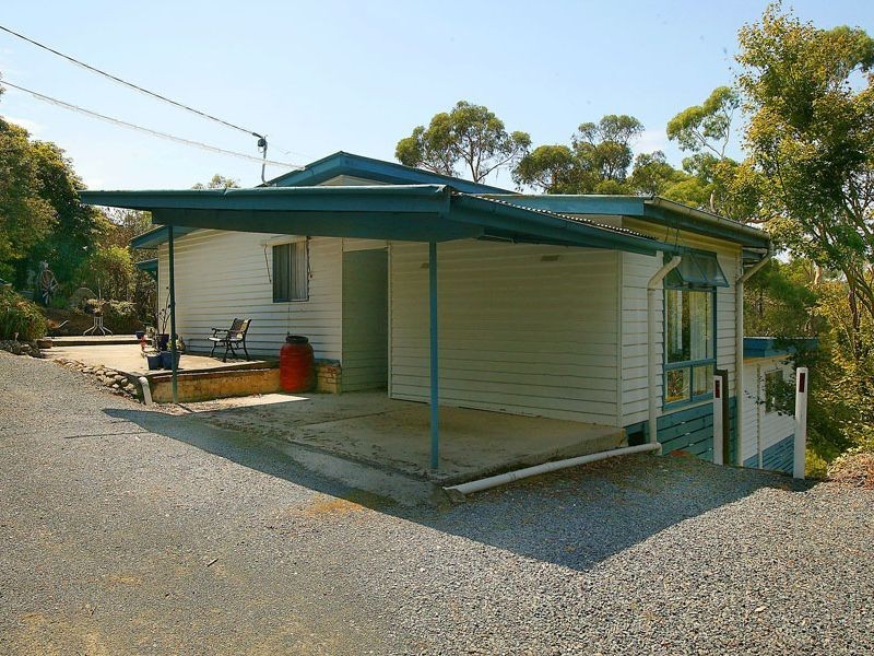 16 Hillcrest Grove, Healesville VIC 3777