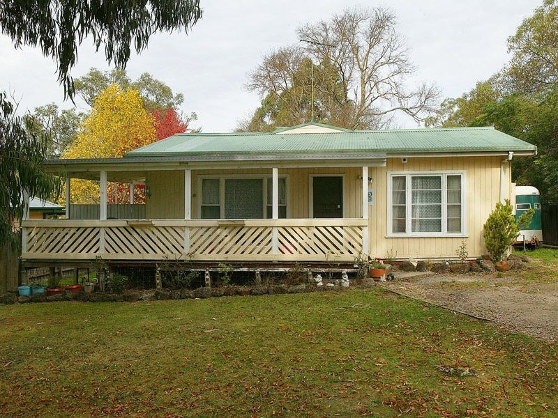 18 Curzon Avenue, Healesville VIC 3777