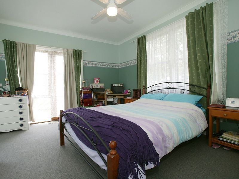 18 Curzon Avenue, Healesville VIC 3777