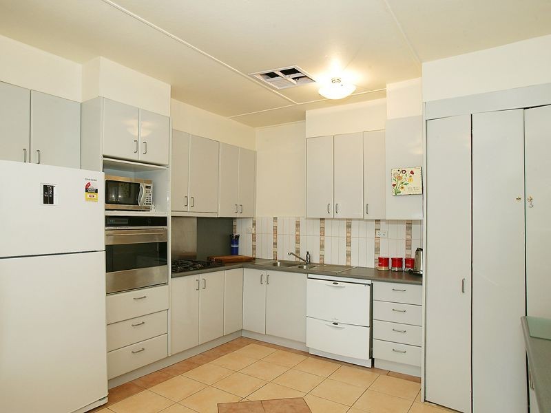 18 Curzon Avenue, Healesville VIC 3777