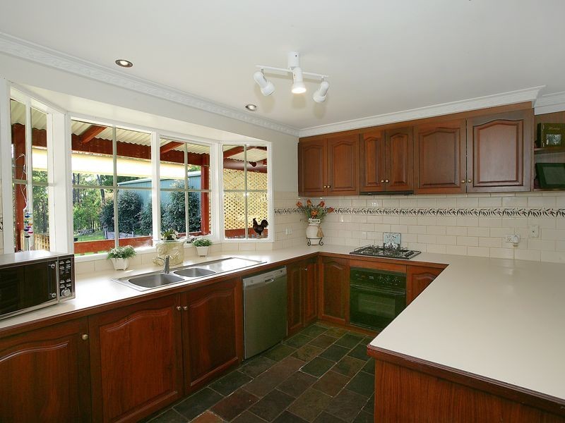 13 Juliet Avenue, Healesville VIC 3777