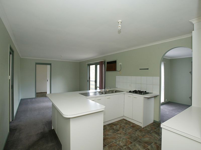 16 Benton Road, Healesville VIC 3777