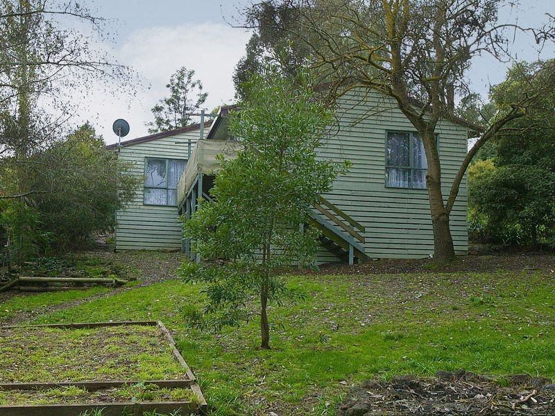 16 Benton Road, Healesville VIC 3777