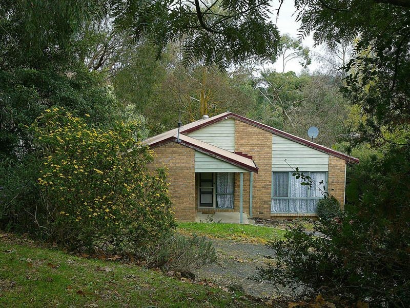 16 Benton Road, Healesville VIC 3777