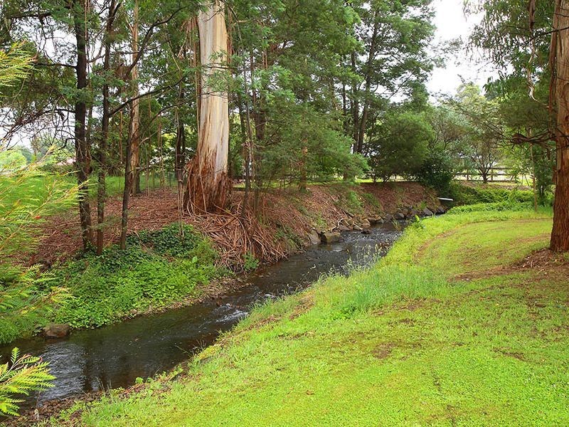 25 Farnham Road, Healesville VIC 3777