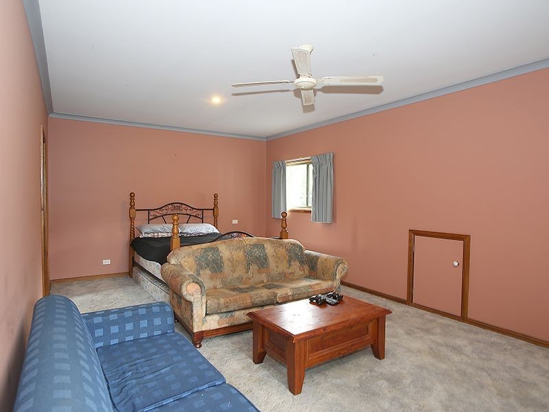 25 Farnham Road, Healesville VIC 3777