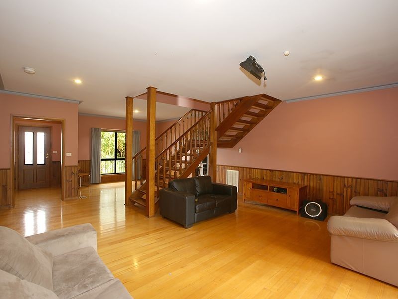 25 Farnham Road, Healesville VIC 3777