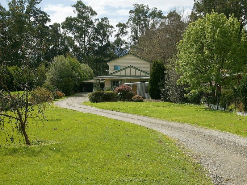 25 Farnham Road, Healesville VIC 3777