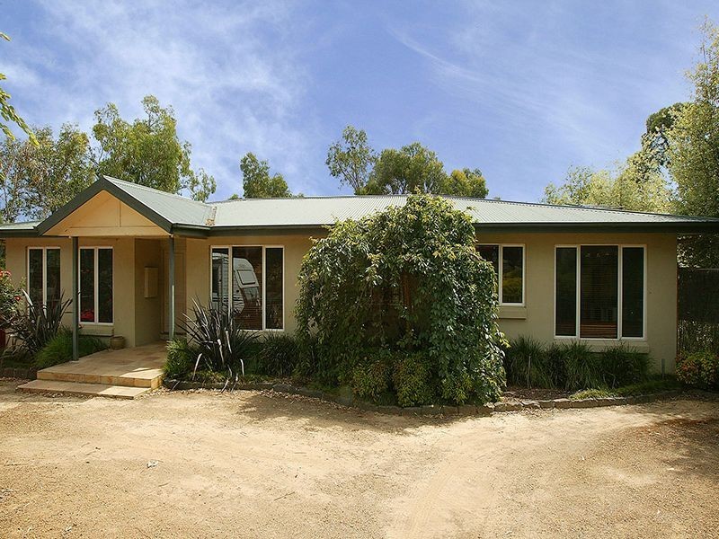 23 Allsops Road, Launching Place VIC 3139