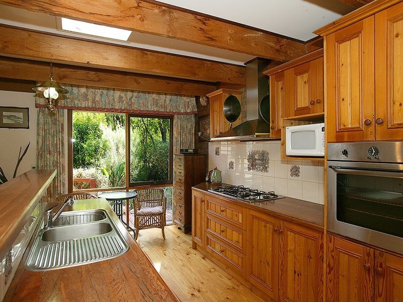 10 Merrans Road, Healesville VIC 3777