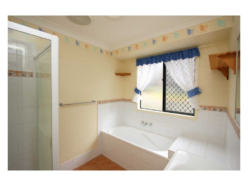 4 Pimelia Court, Regents Park QLD 4118