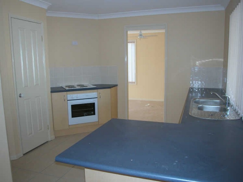 42 Federation Drive, Hillcrest QLD 4118