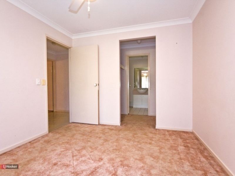 143 Middle Road, Hillcrest QLD 4118
