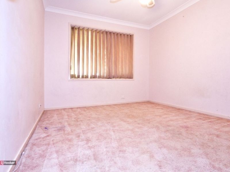 143 Middle Road, Hillcrest QLD 4118