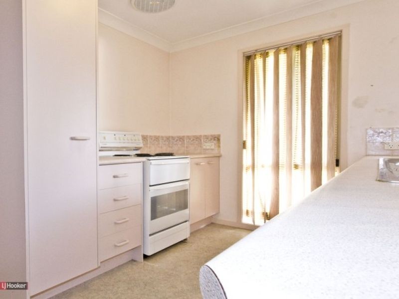 143 Middle Road, Hillcrest QLD 4118