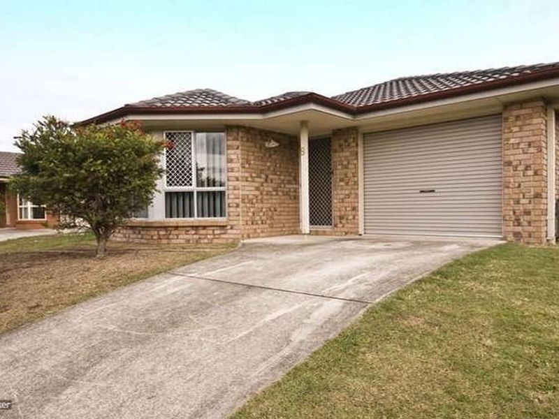8 Park Close, Hillcrest QLD 4118