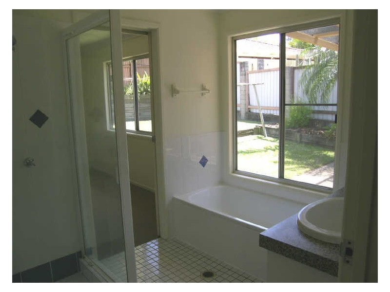 1 Aquila Court, Regents Park QLD 4118