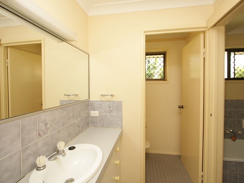 9 Volant Street, Regents Park QLD 4118