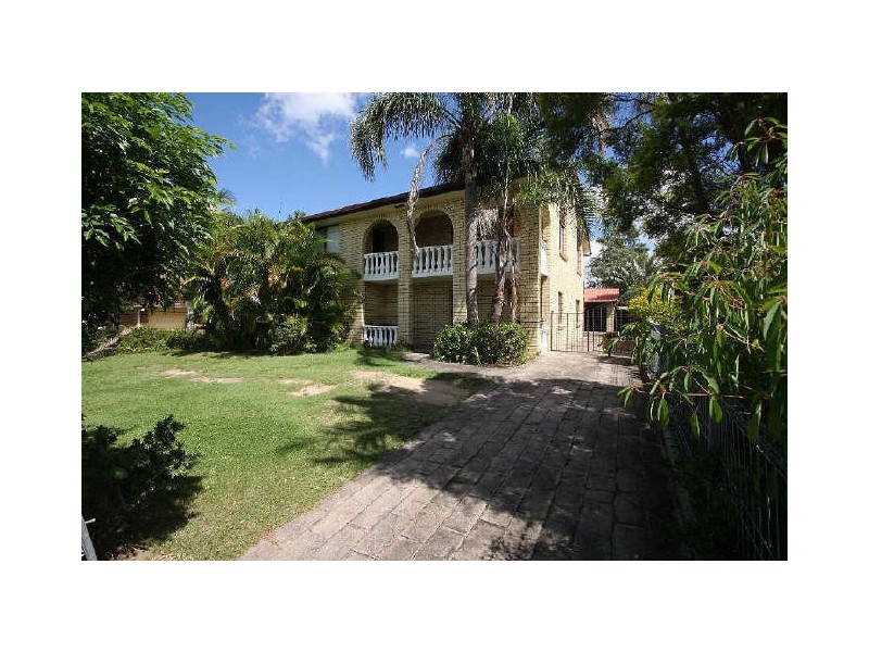 200 Emerald Drive, Regents Park QLD 4118