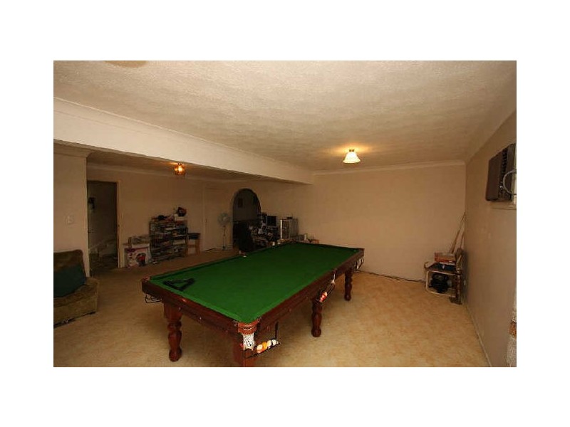 200 Emerald Drive, Regents Park QLD 4118