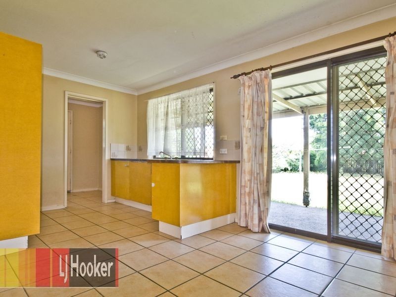 152 Johnson Road, Hillcrest QLD 4118