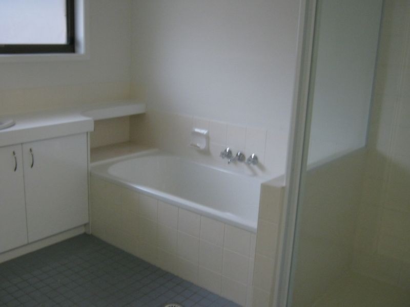 26 Green Road, Regents Park QLD 4118