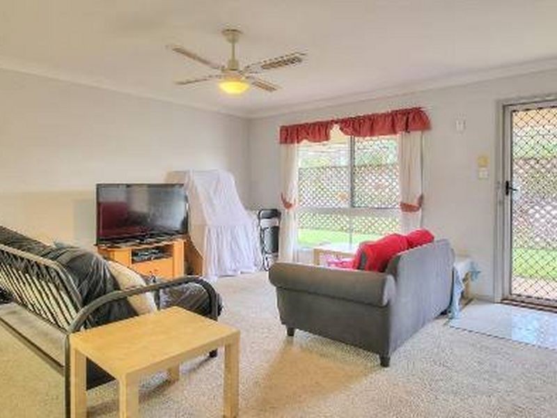 1B Helmet Court, Hillcrest QLD 4118
