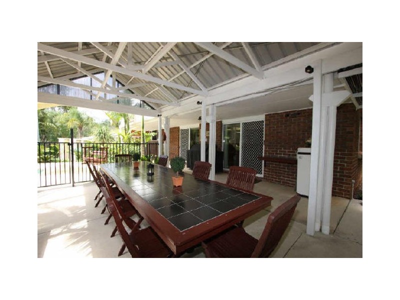 15 Penda Road, Park Ridge South QLD 4125
