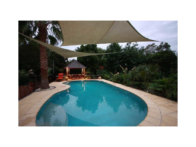 15 Penda Road, Park Ridge South QLD 4125