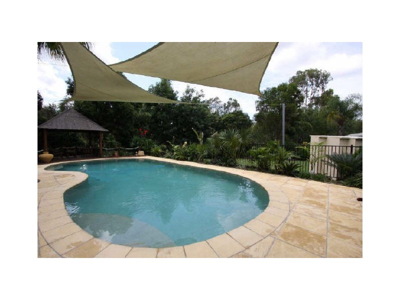 15 Penda Road, Park Ridge South QLD 4125