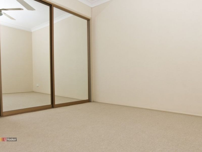 5 Silvertop Street, Hillcrest QLD 4118