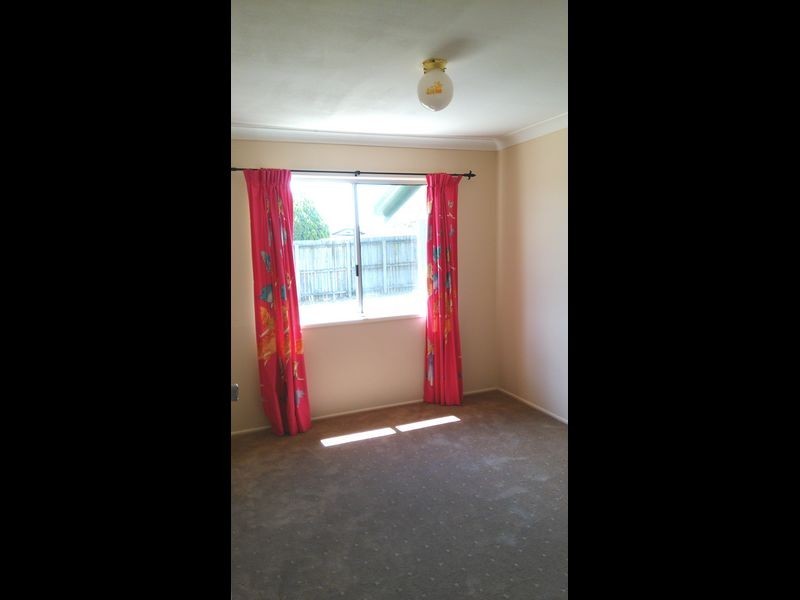 100 Middle Road, Hillcrest QLD 4118