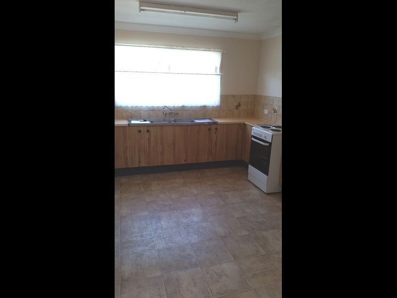 100 Middle Road, Hillcrest QLD 4118