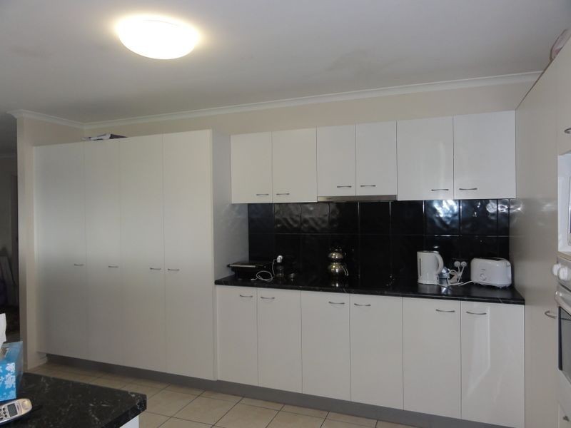 1 Carina Street, Regents Park QLD 4118