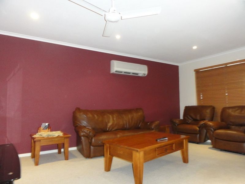 1 Carina Street, Regents Park QLD 4118