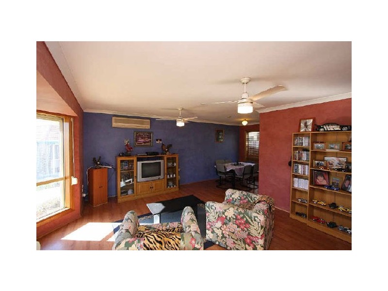 15 Pitt Court, Crestmead QLD 4132